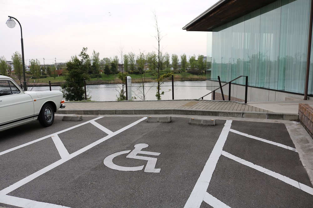 環水公園 富山県 駐車場